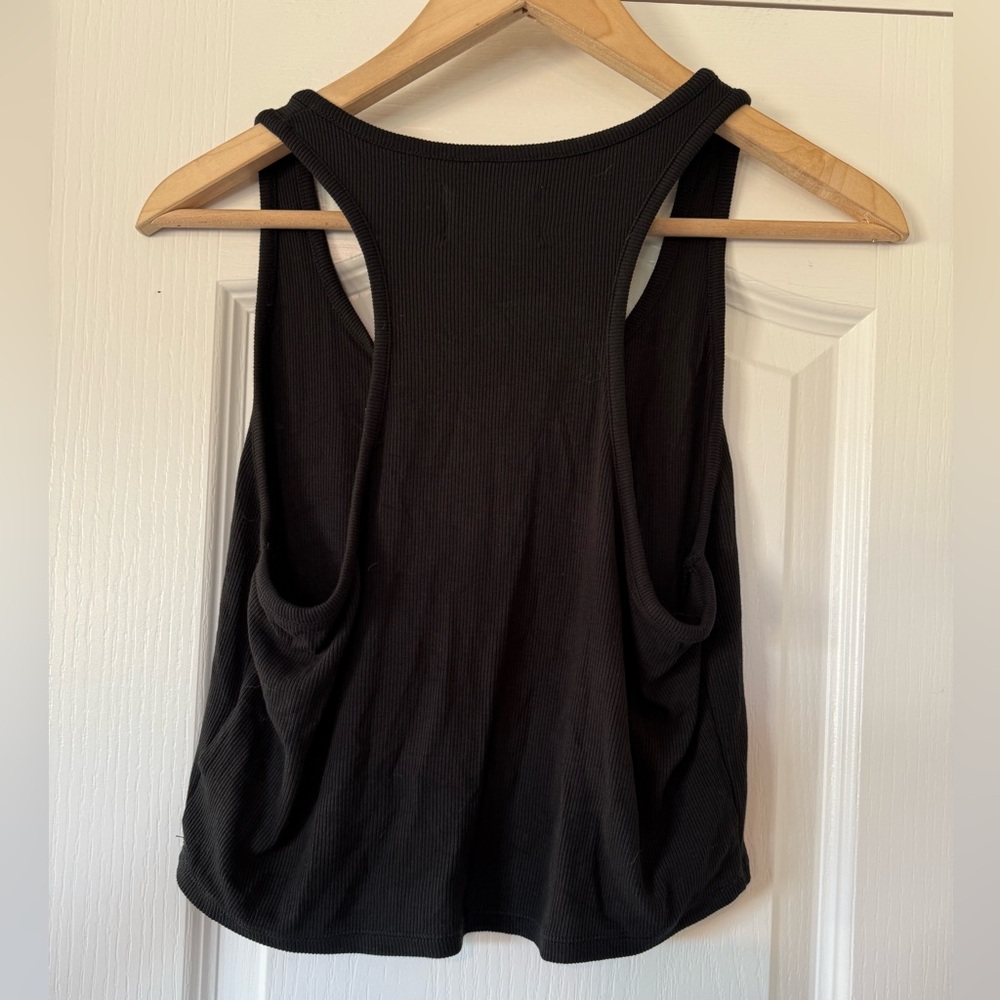 MWL Ribbed Split-Neck Crop Tank - Picture 6 of 7